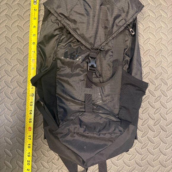 REI Co-op Flash 22 Back Pack - Picture 1 of 9